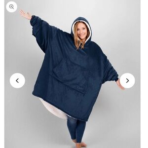Comfy USA Oversized Navy Hoodie Blanket